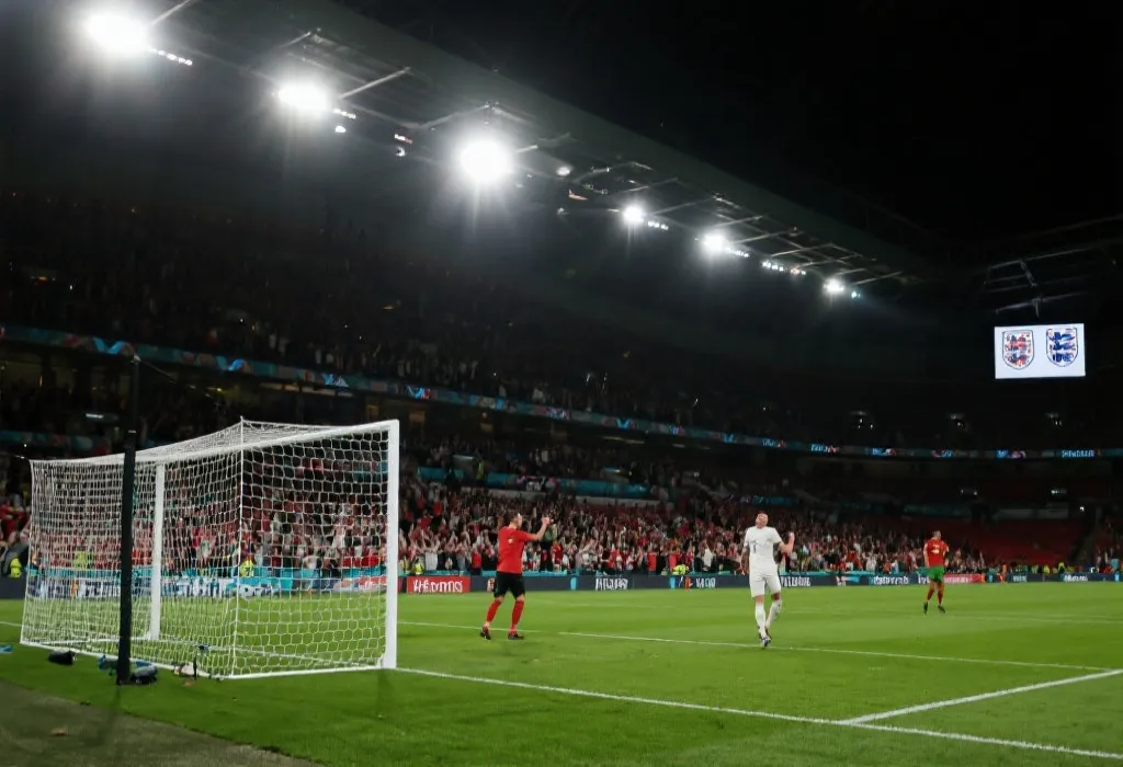 点球之夜：英格兰与葡萄牙的荣耀交响曲